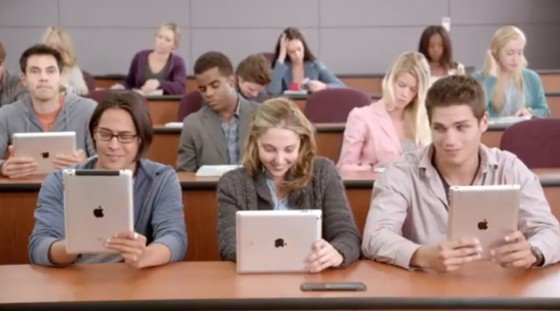  Lenovo Yoga vs. iPad: College