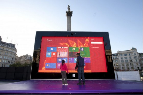 Surface 2 na Trafalgar Square