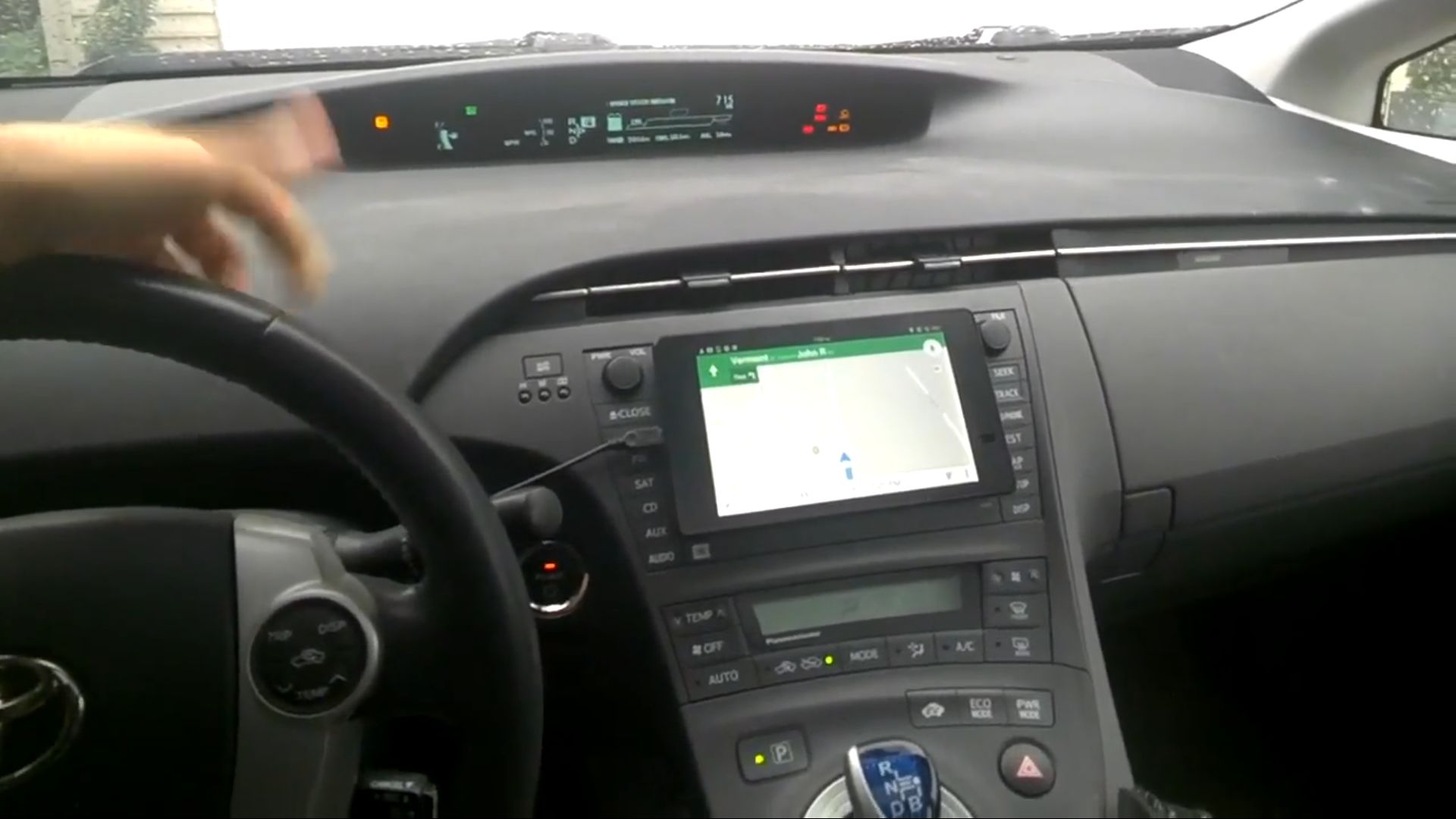 Zrób to sam tablet wbudowany w samochód (wideo) => Tablety.pl
