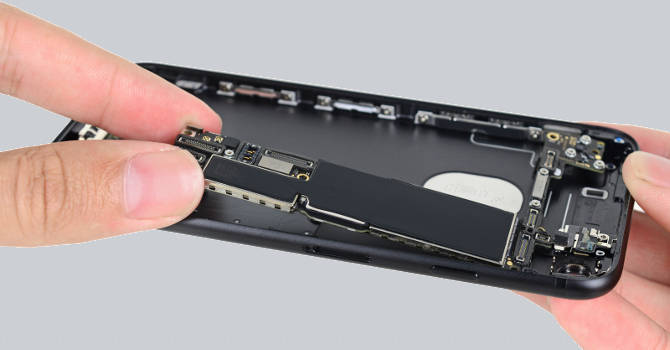 Apple iPhone 8 Samsung Electronics