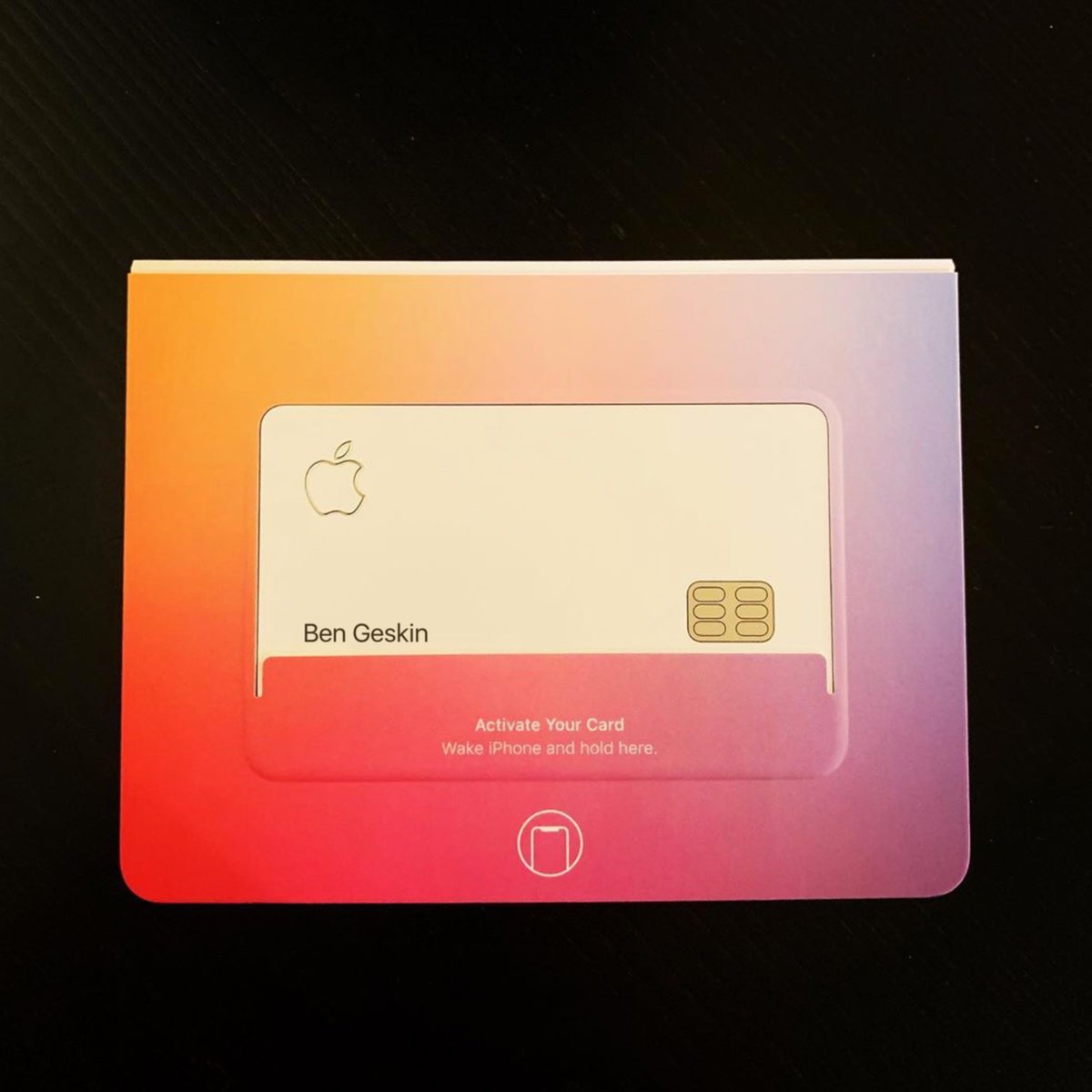 Karta płatnicza Apple Card parowanie iPhone AirPods kiedy premiera opinie