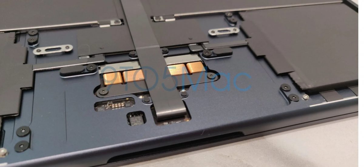 nowy laptop Apple MacBook Air M2 od środka