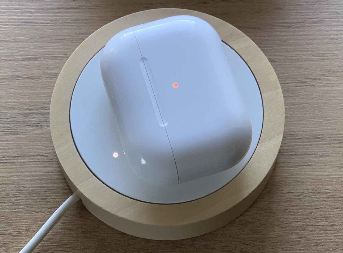 AirPods Pro 2 AirPods 4 słuchawki Apple USB C Lightning